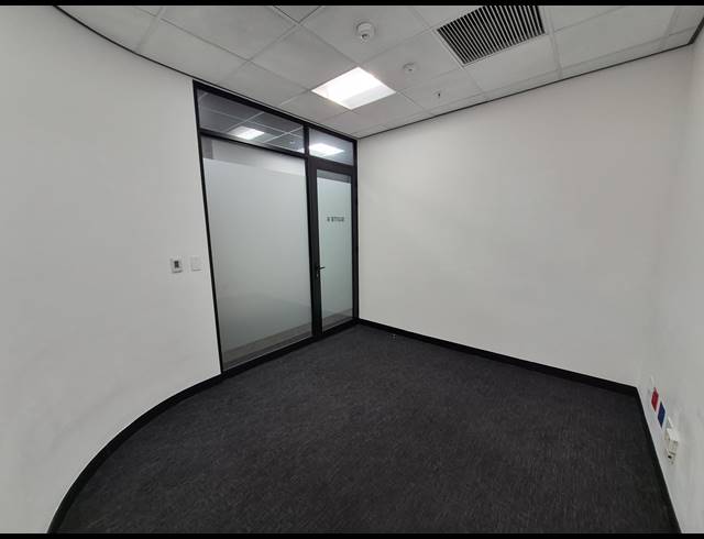 12M² OFFICE TO LET IN GLENADRIENNE